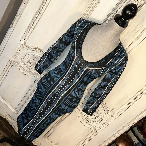 Jealous Tomato Geo Graphic Long Sleeve Deep V Neck Body con Knit Dress Size S - Picture 3 of 11